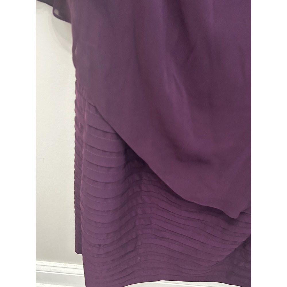 Xscape Womens 22W Purple Chiffon Cape Cocktail Dress Beaded Shoulder USA - Picture 4 of 5